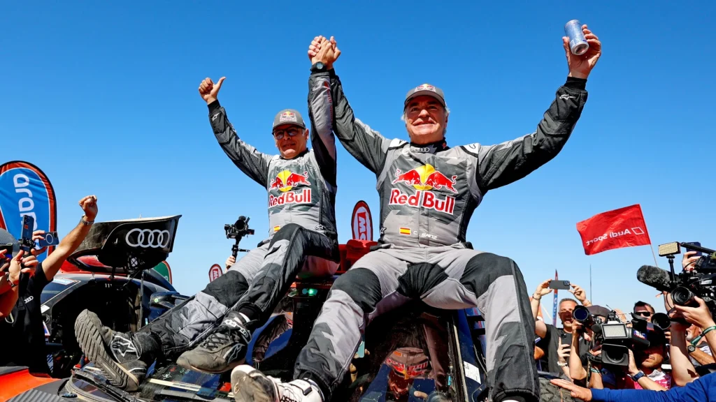 Carlos Sainz e Laia Sanz com Audi RS Q e-tron vence Dakar 2024