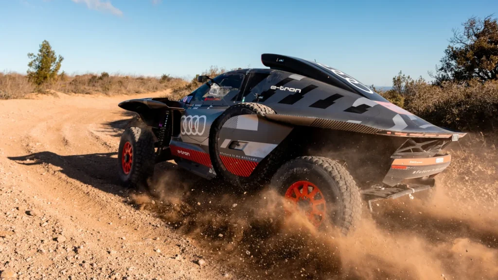 Traseira do Audi RS Q e-tron Dakar 2024