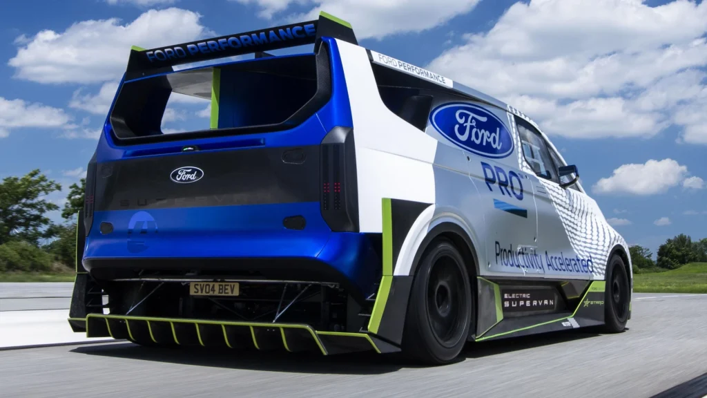 Traseira da Ford Supervan MK 4