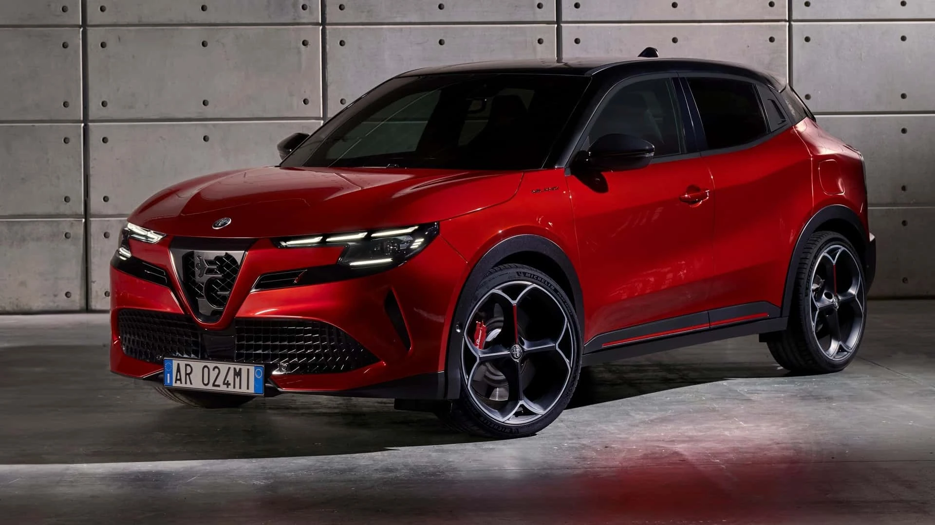 Perfil do Alfa Romeo Milano 2025 Eletrico