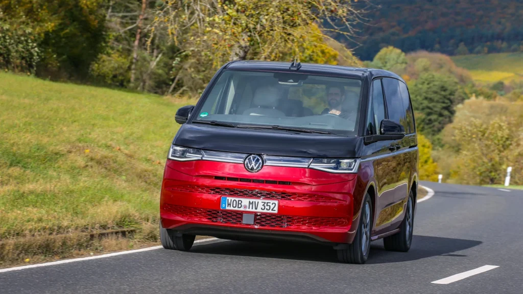 Dianteira da Volkswagen Multivan 2024