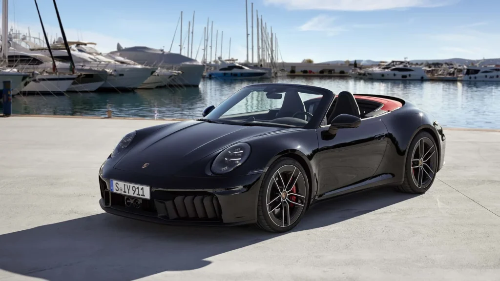 Dianteira do Novo Porsche 911 Carrera GTS Geração 992-2 Preto