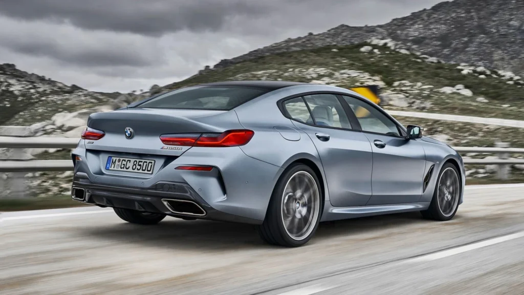 Perfil Traseiro da BMW M850i xDrive Gran Coupé