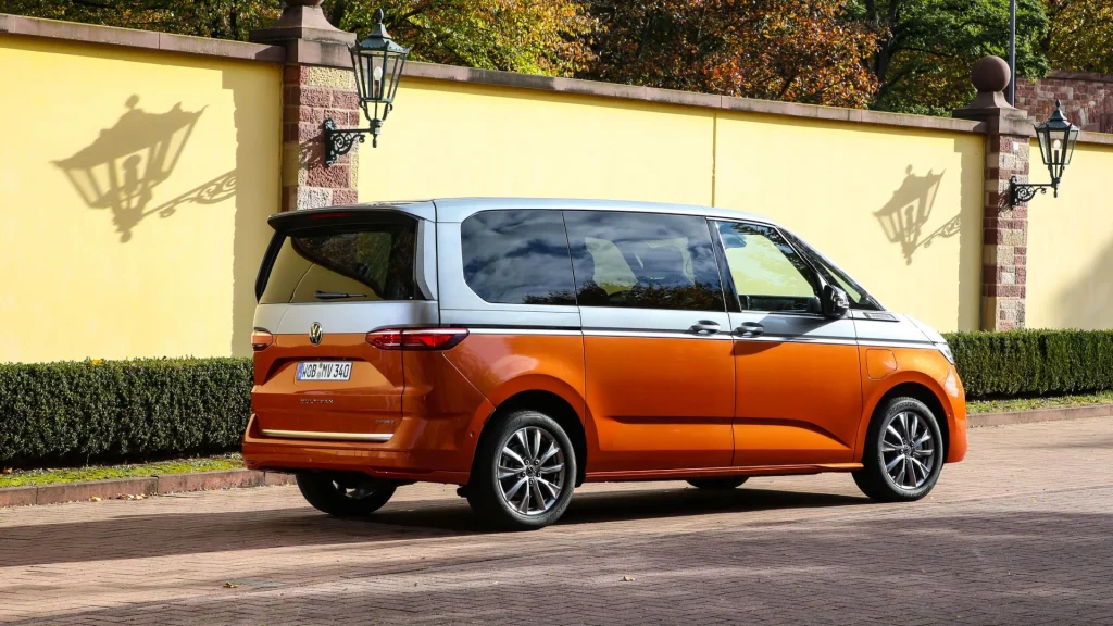 Perfil Traseiro da Volkswagen Multivan 2024