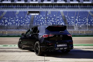 Design da Traseira do Volkswagen Golf R 2025 Black Edition