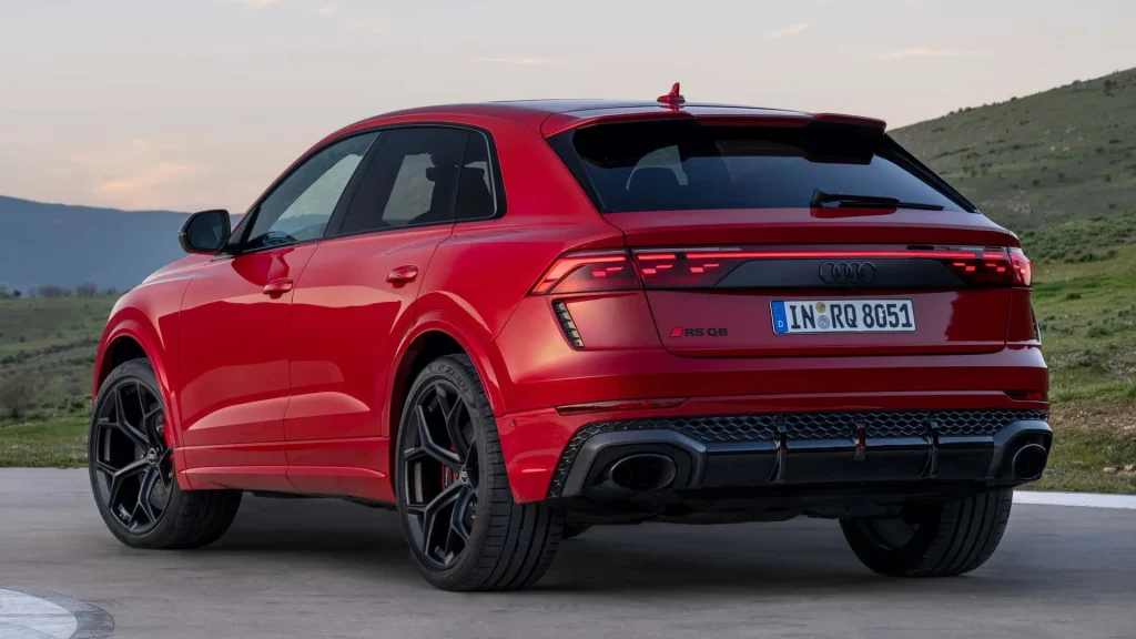 Perfil Traseiro do Audi RS Q8 Performance