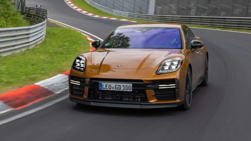 Porsche Panamera Turbo S E-Hybrid - Nurburgring