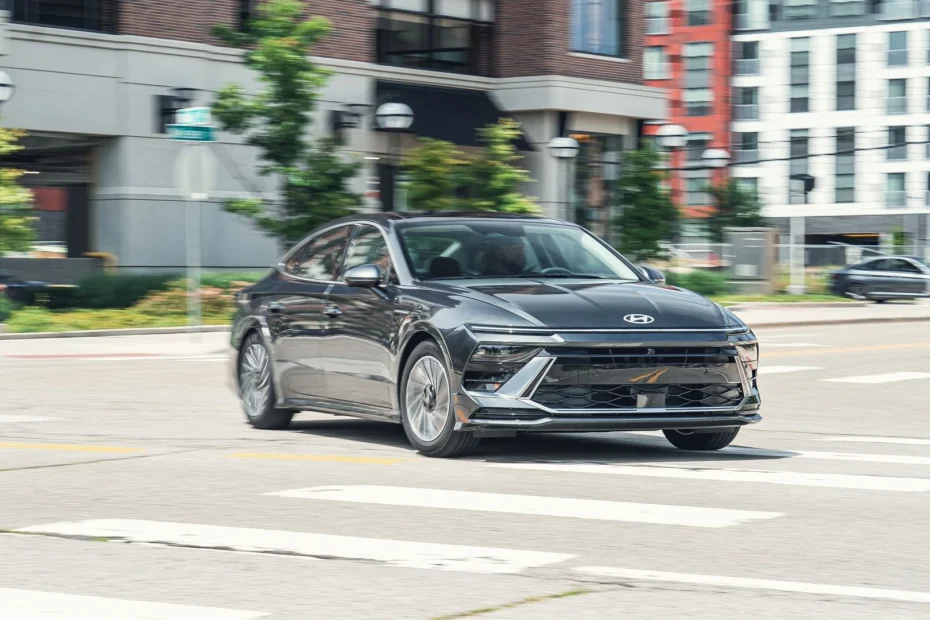 2024 Hyundai Sonata : Qu'est-ce qui a vraiment changé dans le nouveau hybride ?