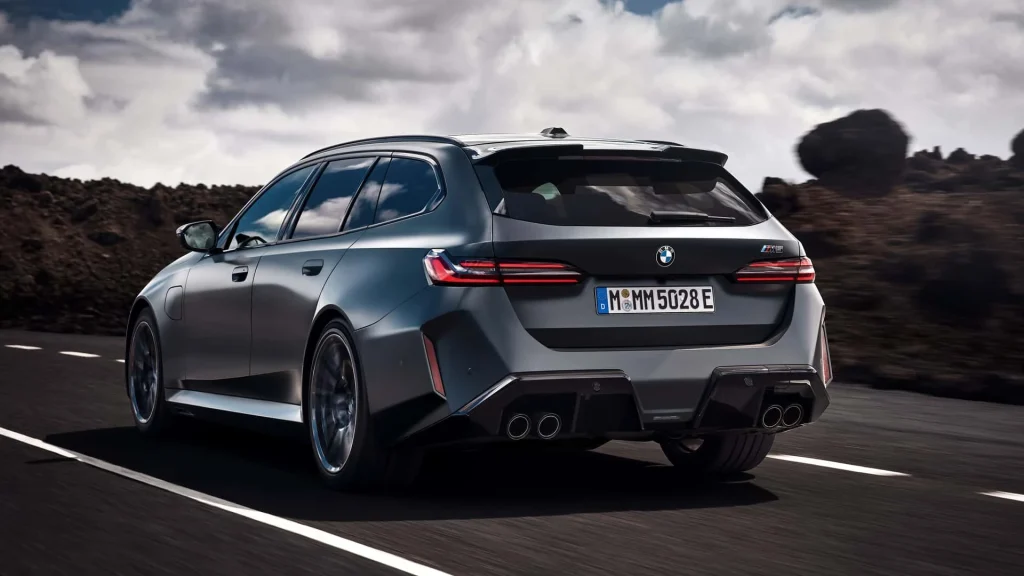 BMW M5 Touring 2025: What to Expect from the Station Wagon That Charms Fans?