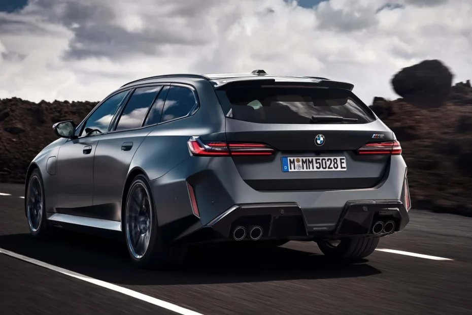 BMW M5 Touring 2025: What to Expect from the Station Wagon That Charms Fans?