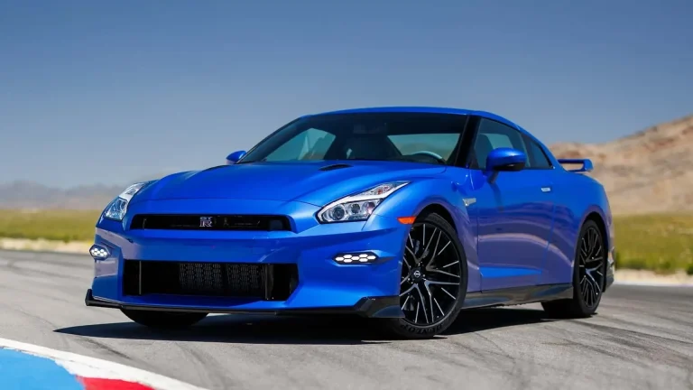 Nissan GT-R
