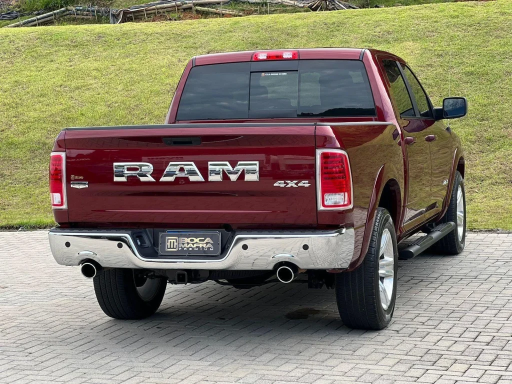 RAM 1500 Classic Laramie