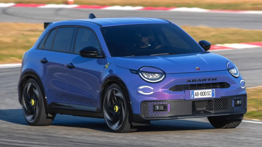 Abarth 600e : Performance Électrique et Design Innovant dans le Nouveau SUV