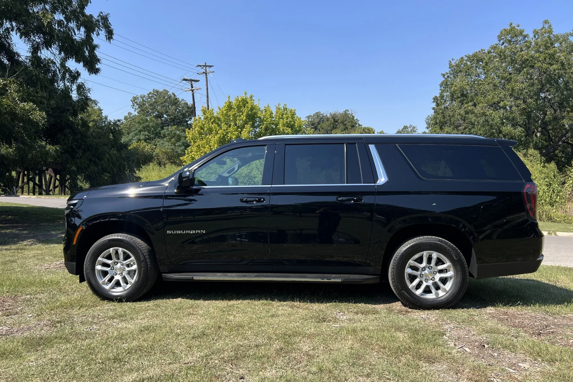 Chevrolet Suburban 2025 : Nouveautés et Spécifications du SUV Familial