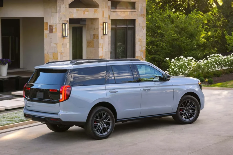 Ford Expedition 2025 : Qu'est-ce qui change dans la nouvelle génération du grand SUV