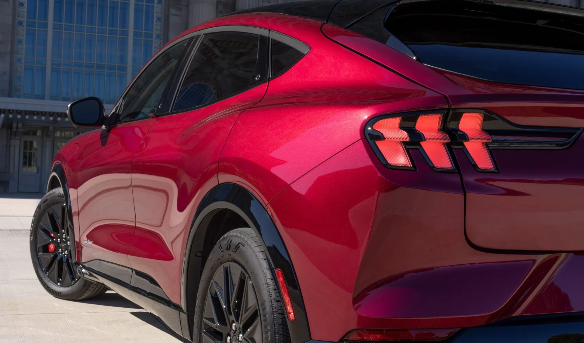 Ford Mustang Mach-E 2025 : Le prix a baissé et de nouvelles technologies ajoutées