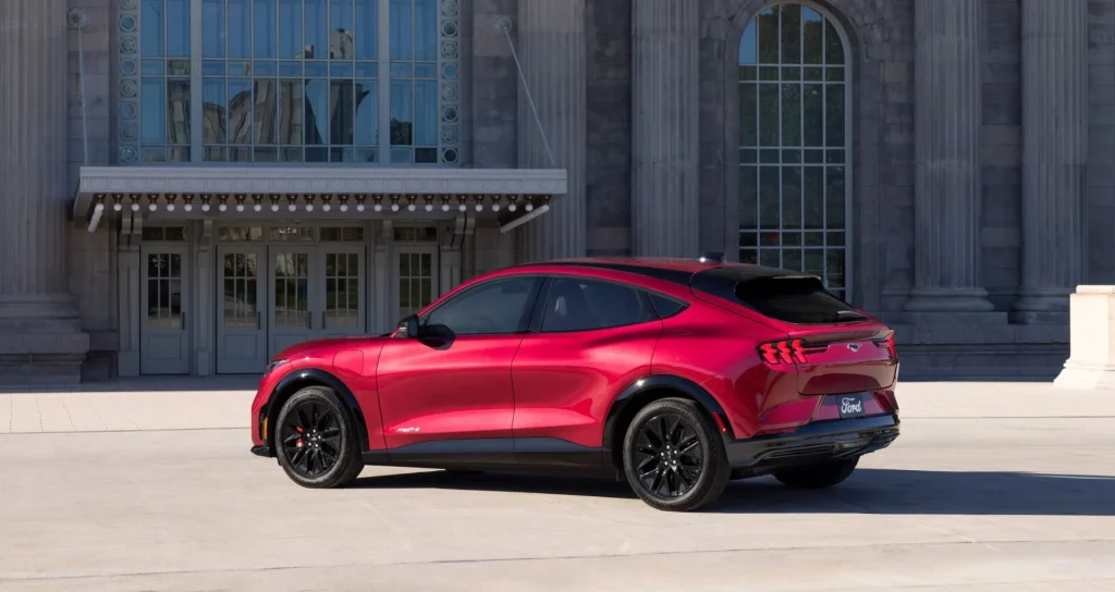 Ford Mustang Mach-E 2025: Price Dropped and New Technologies Added