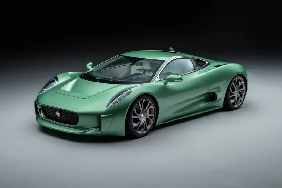 Jaguar C-X75: The new interpretation of the mythical English supercar