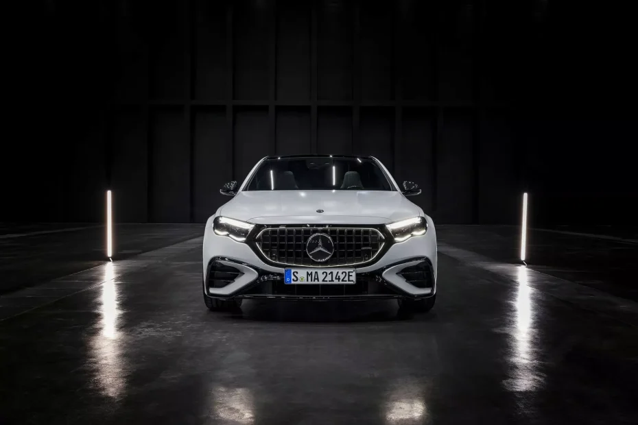 Mercedes-AMG E 53 Hybride 2025 : Où la Performance Avancée Rencontre la Durabilité !