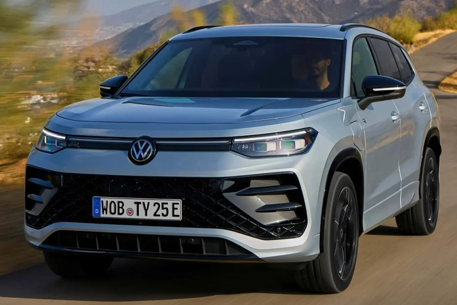 Volkswagen Tayron : Découvrez le Nouveau SUV Moyen avec Trois Rangées de Sièges