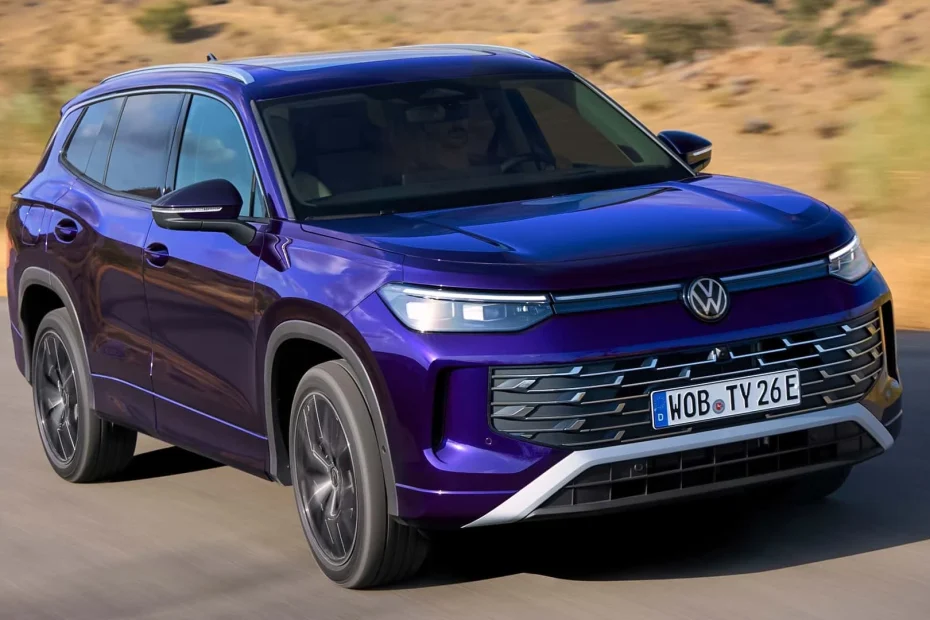 Volkswagen Tayron: Conoce el Nuevo SUV Mediano con Tres Filas de Asientos