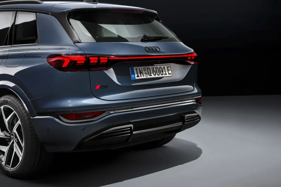 Audi Q6 e SQ6 e-tron 2025: 価格、航続距離、および技術的詳細