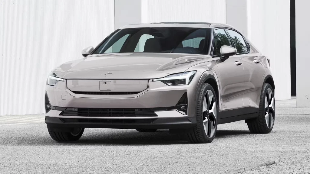 Polestar 2 2025: パフォーマンスパックと効率的な充電に焦点を当てる