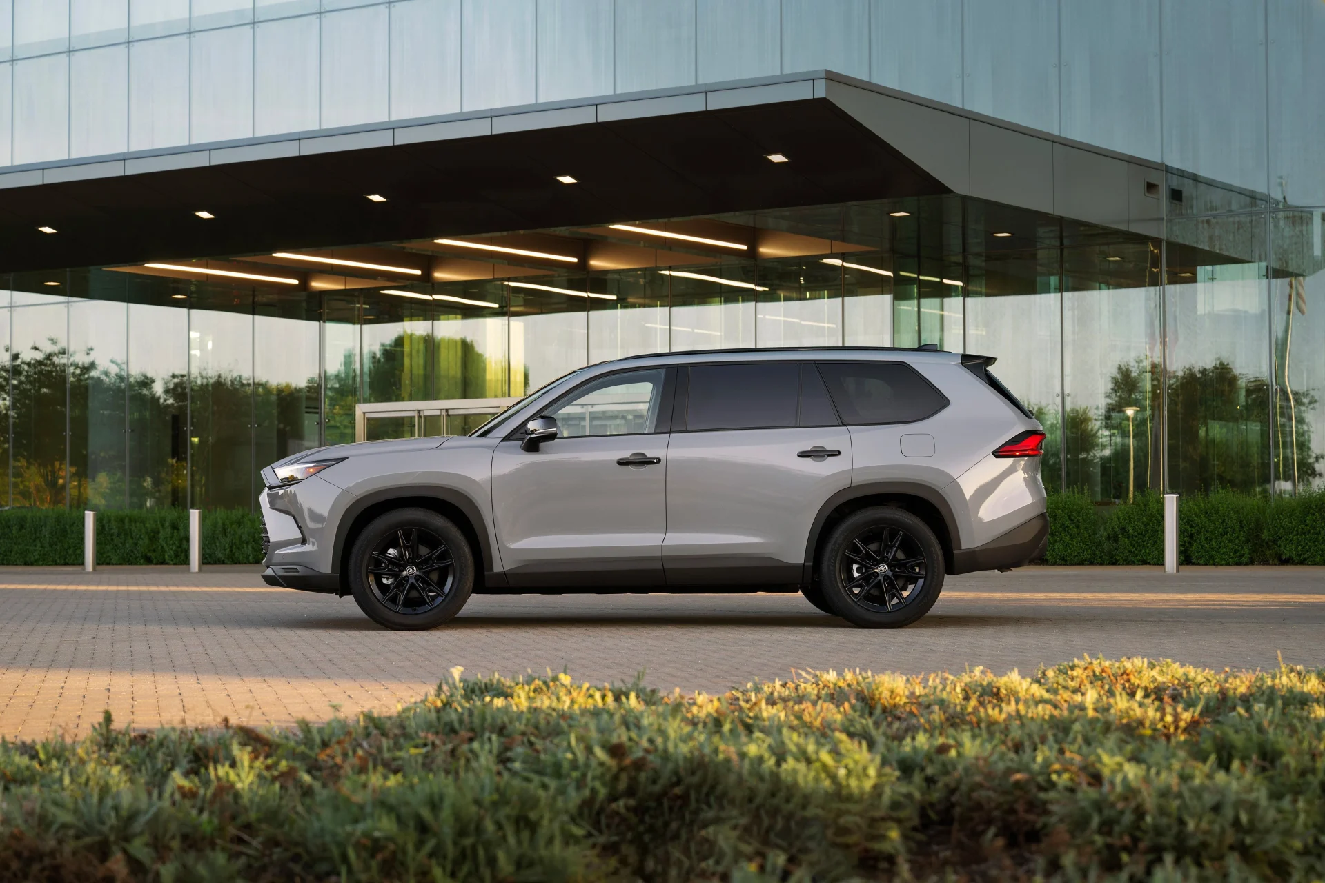 Toyota Grand Highlander 2025 : Analyse du nouveau finition LE et du style Nightshade