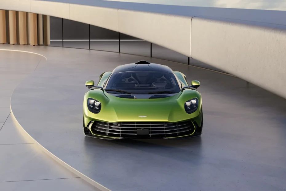 Aston Martin Valhalla 2026 es un monstruo híbrido de 1064 HP