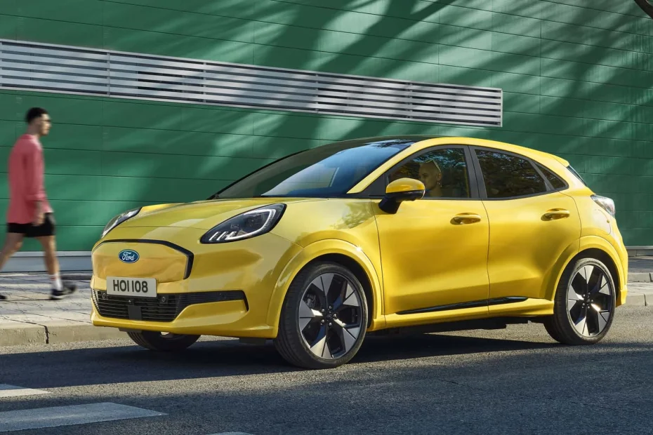 New Ford Puma Gen-E, the Electric Compact SUV Inspired by the Mustang Mach-E