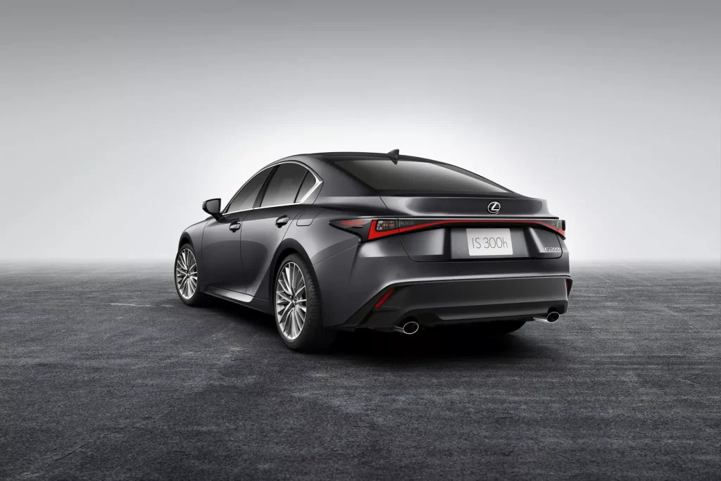 Lexus IS300 F Sport Black IV : Détails Fuités