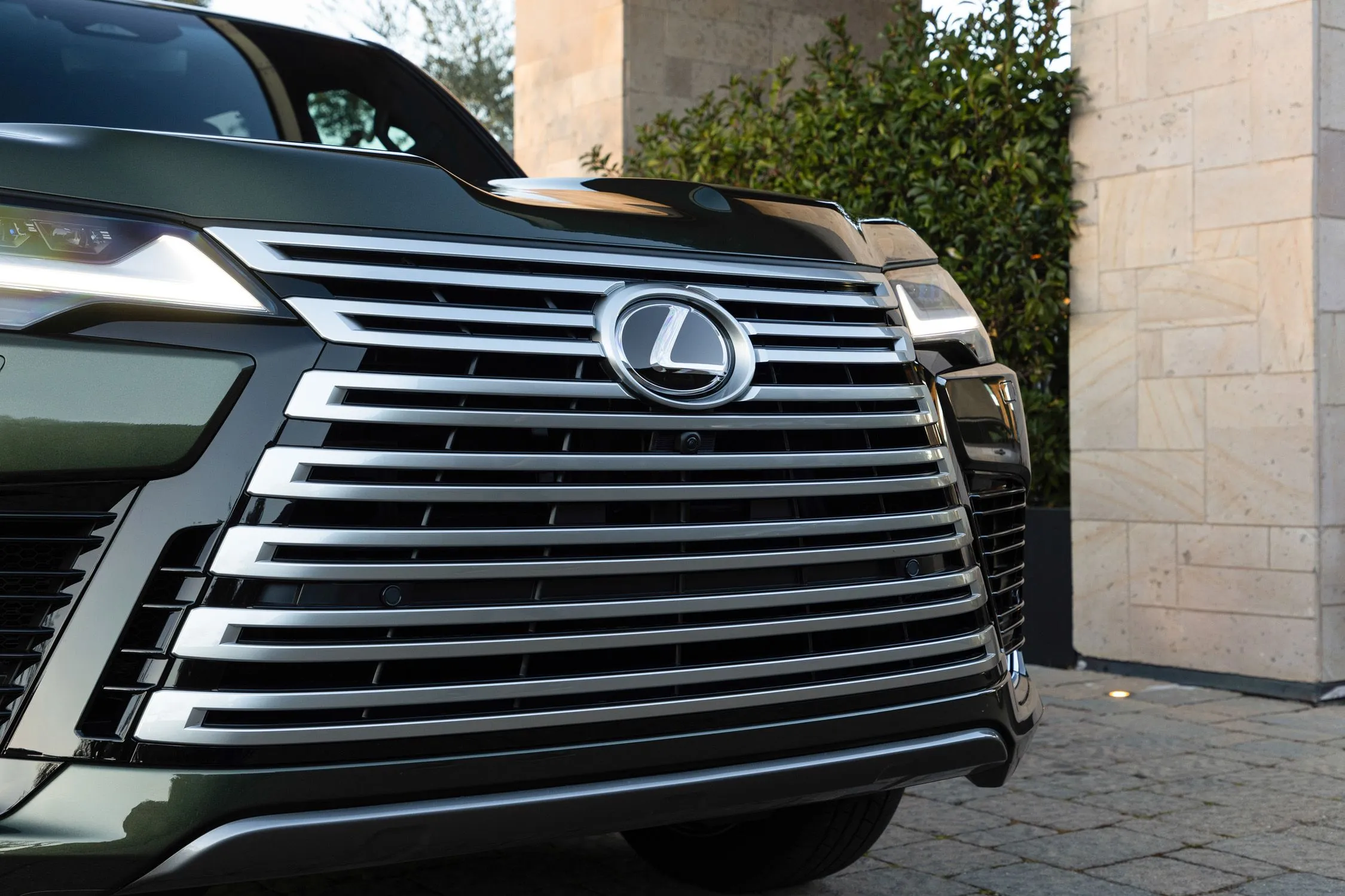 2025 Lexus LX Hybrid 35