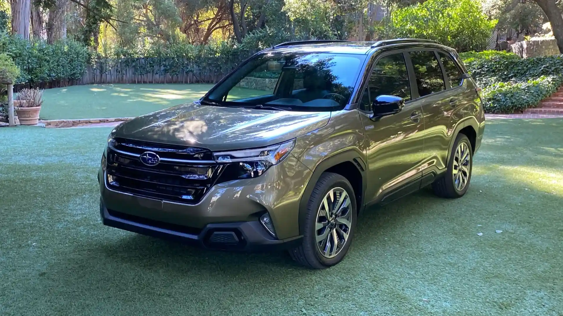 2025 Subaru Forester Hybrid 16