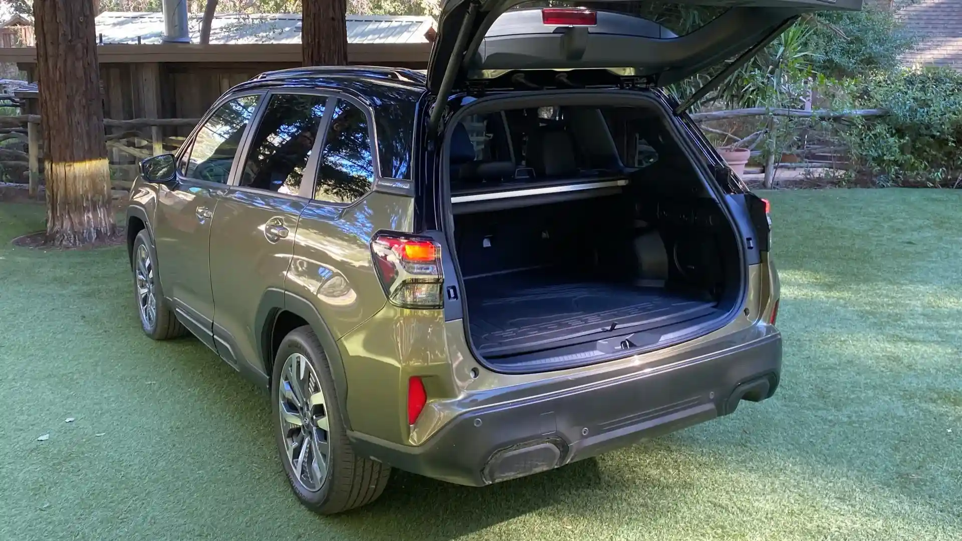 2025 Subaru Forester Hybrid 18