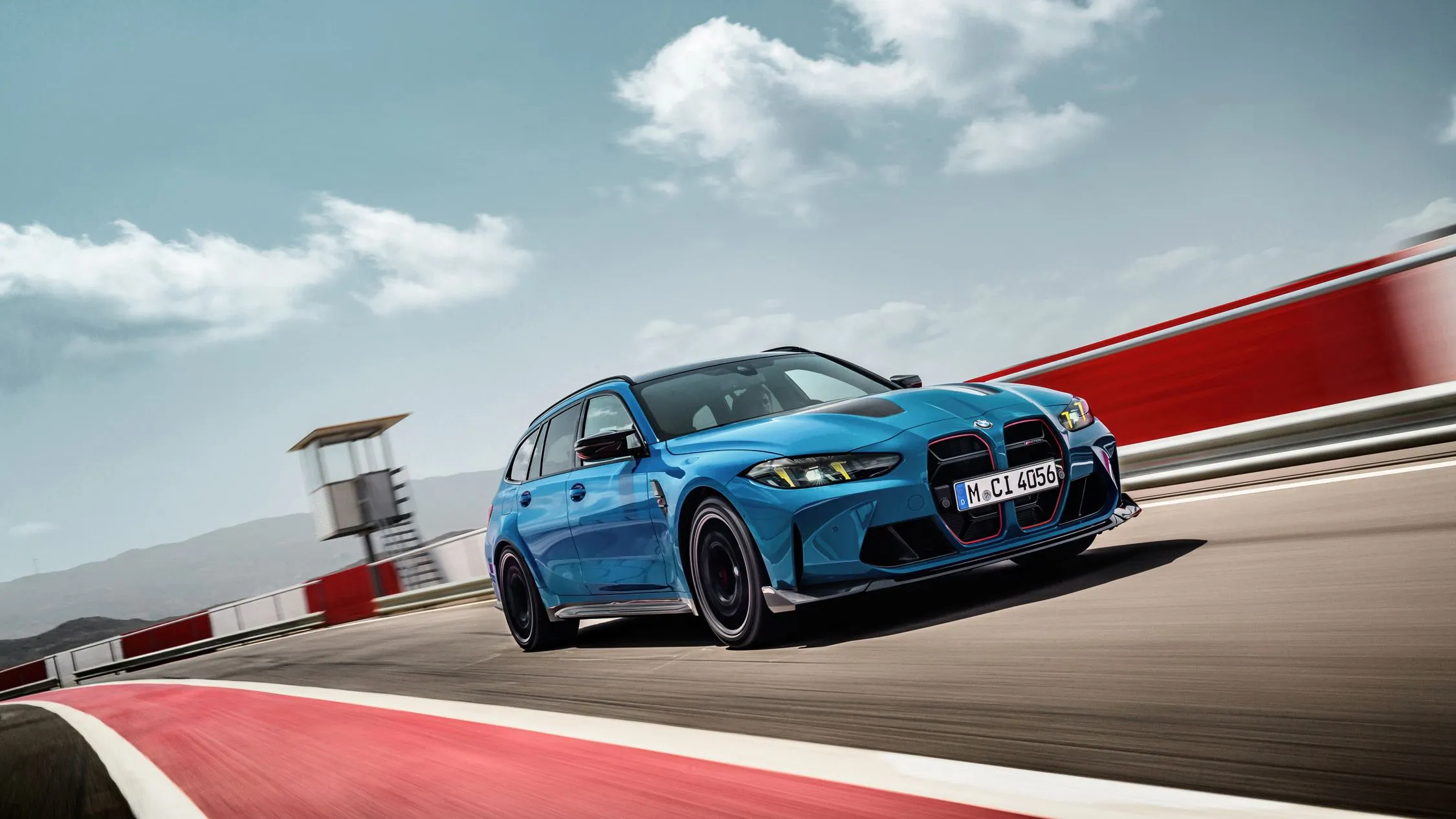 BMW M3 CS ツーリング、究極のステーションワゴンとして驚きをもたらす