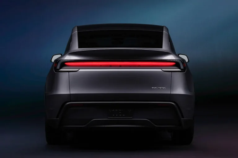 Tesla Model Y Juniper – 27