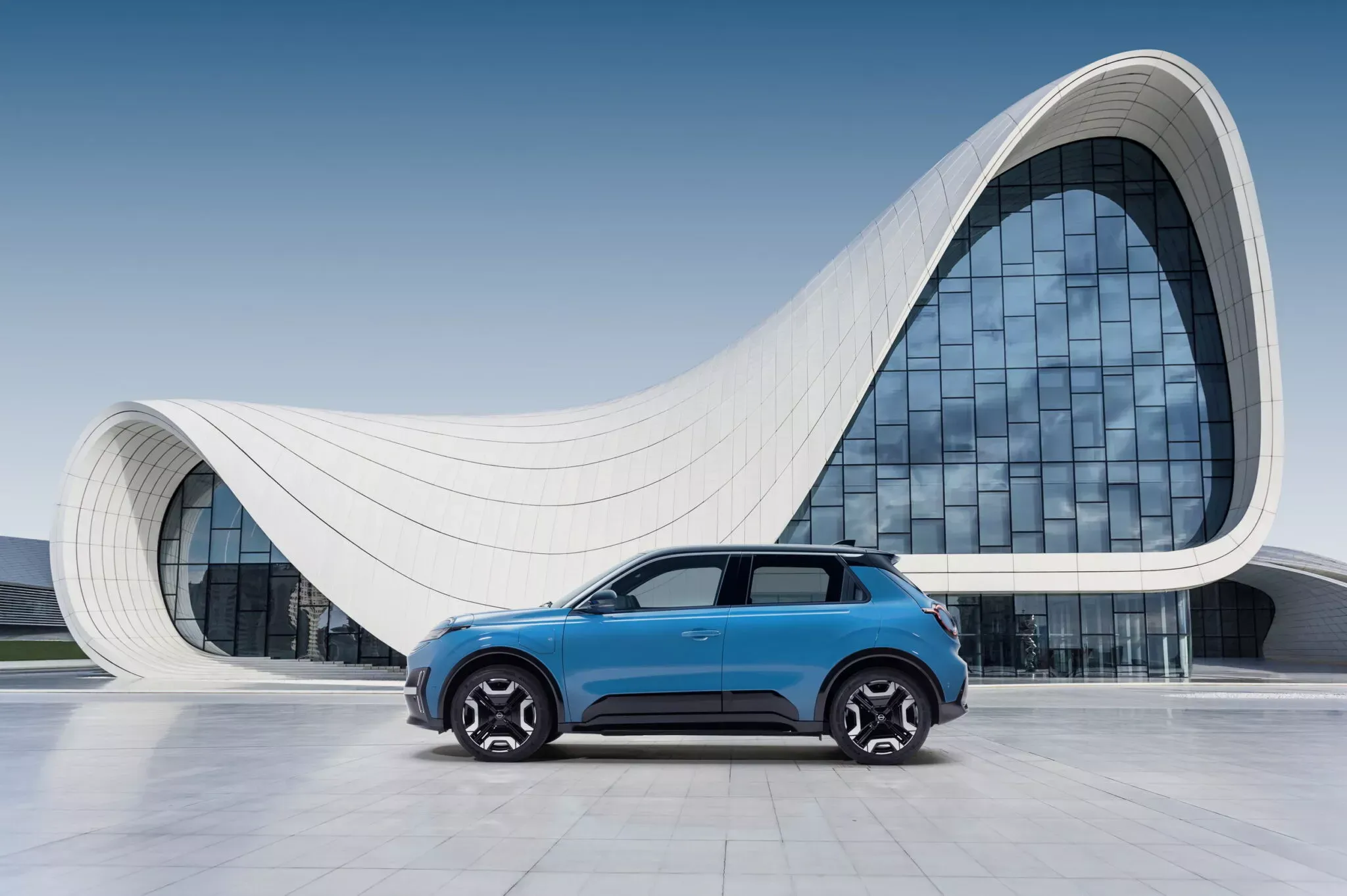 2026 Nissan Micra EV 08