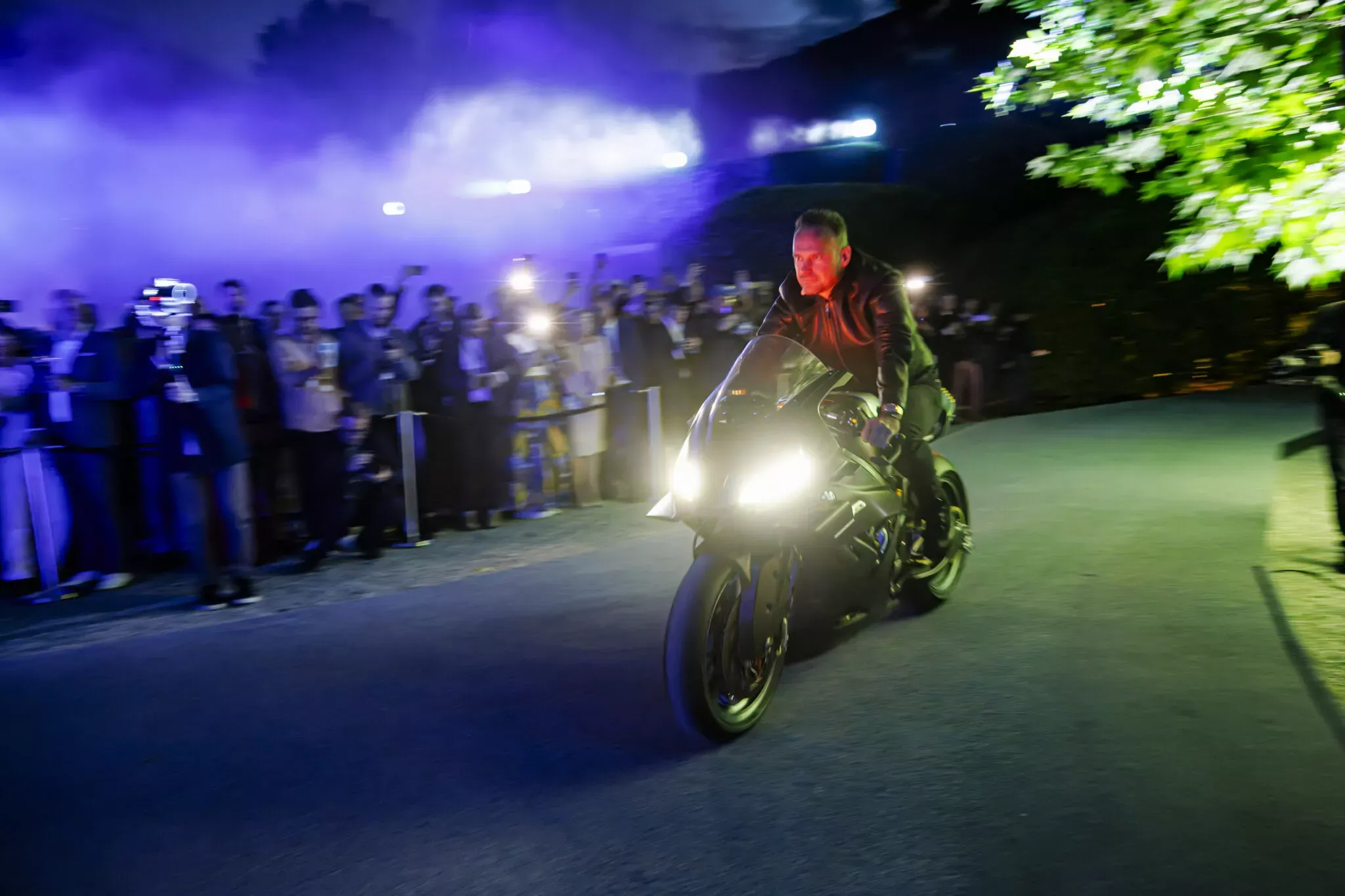 BMW Concept RR 04