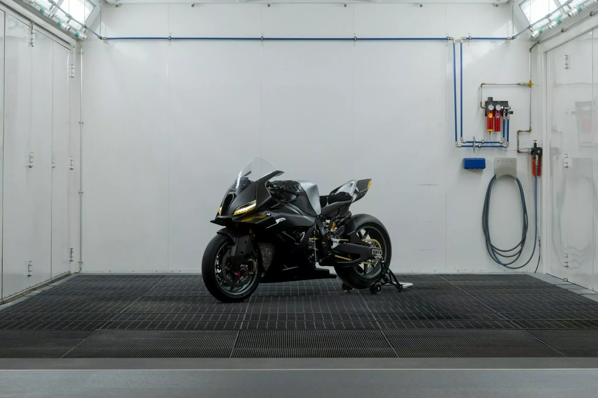 BMW Concept RR 25