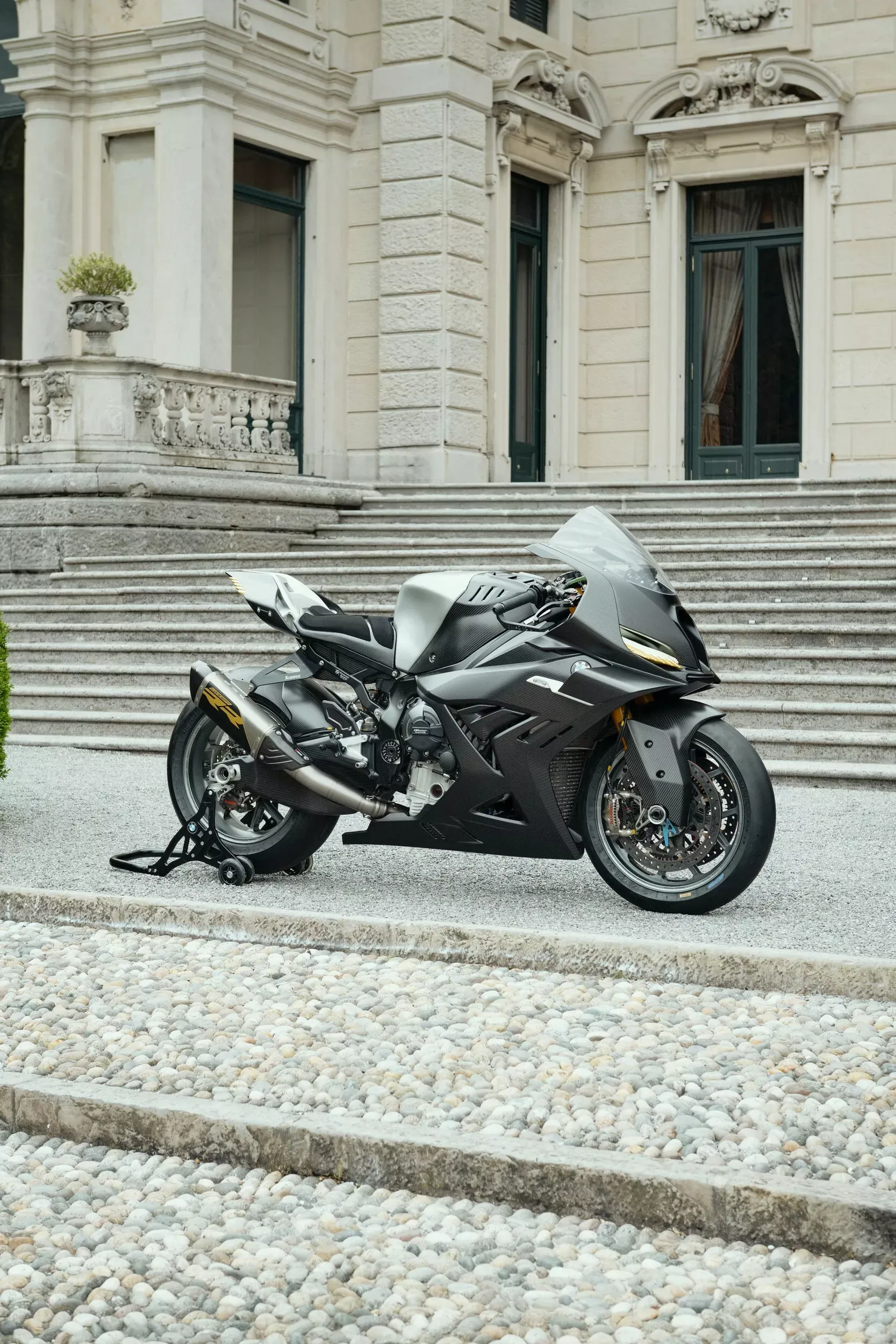 BMW Concept RR 26