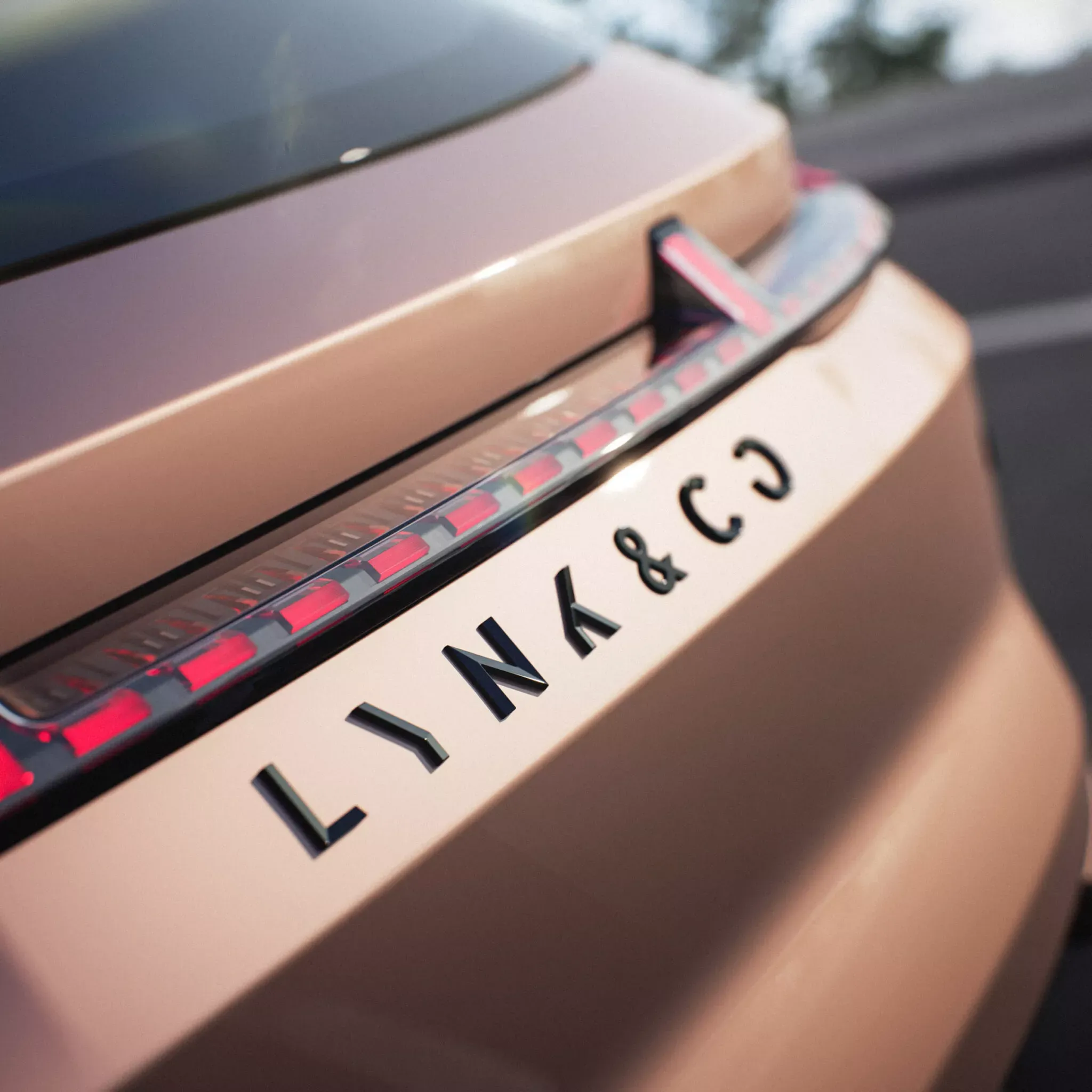 Geely Lynk Co 08 PHEV 09