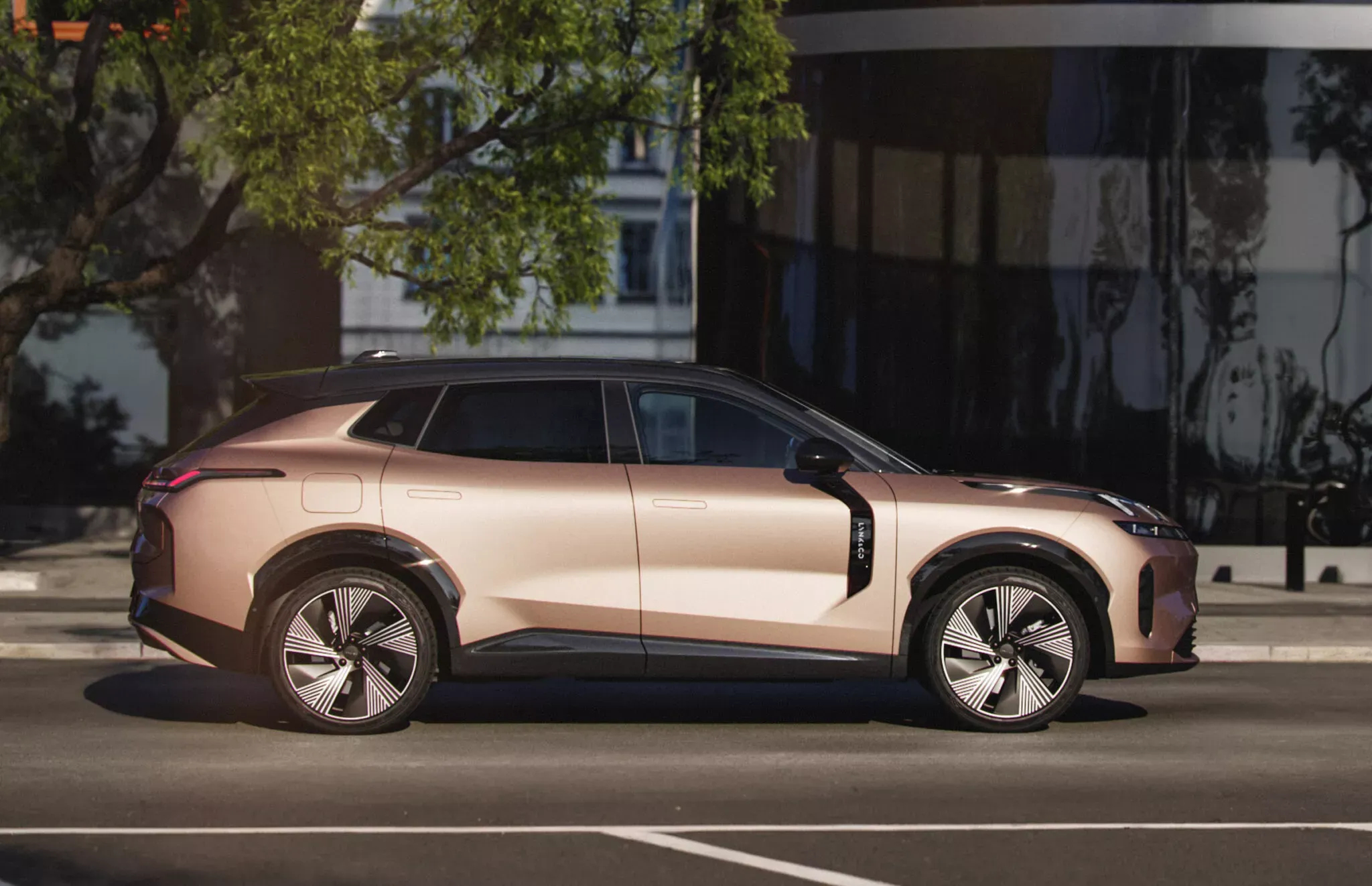 Geely Lynk Co 08 PHEV 19