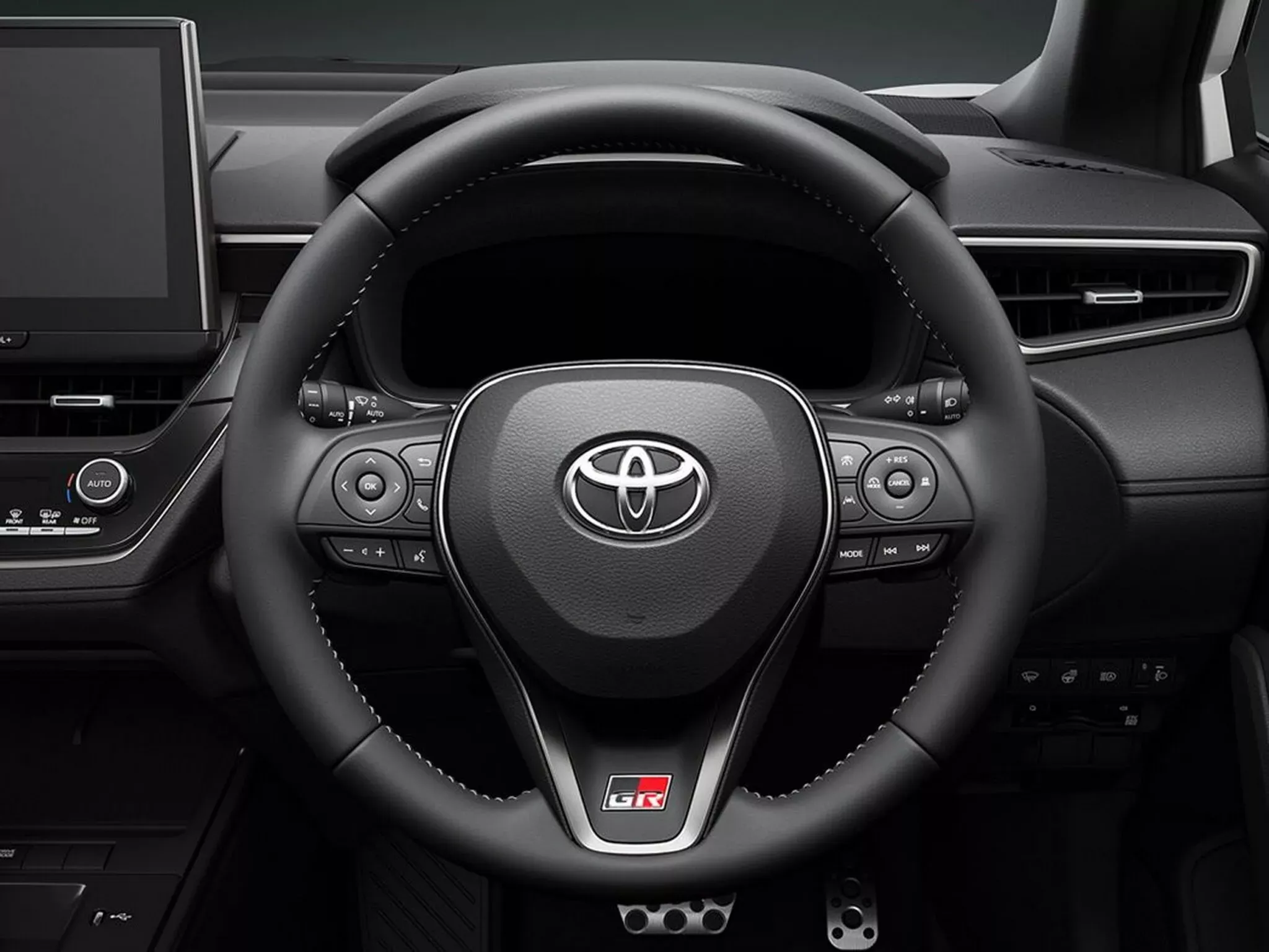 Toyota Corolla Cross GR Sport 13