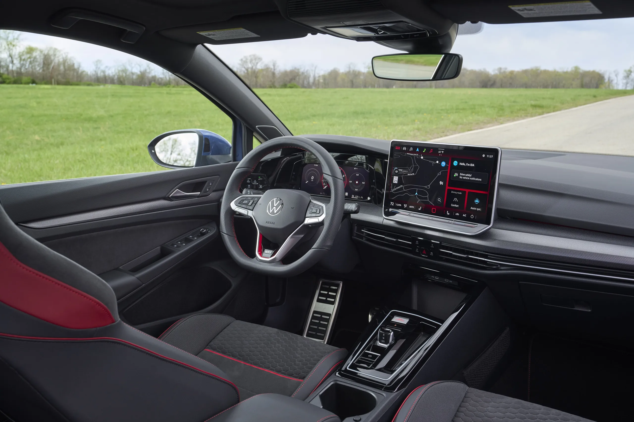 Volkswagen Golf GTI 2025 04