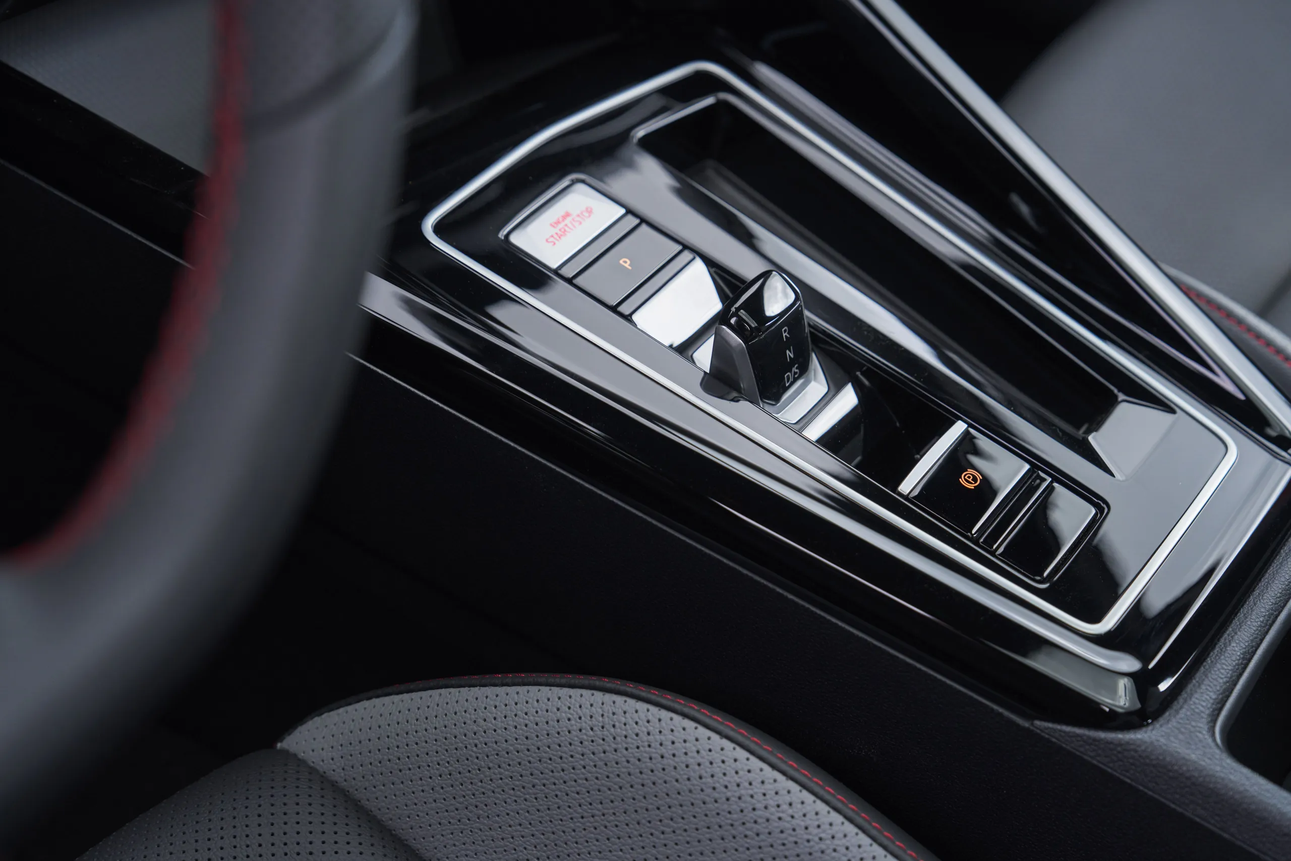 Volkswagen Golf GTI 2025 06