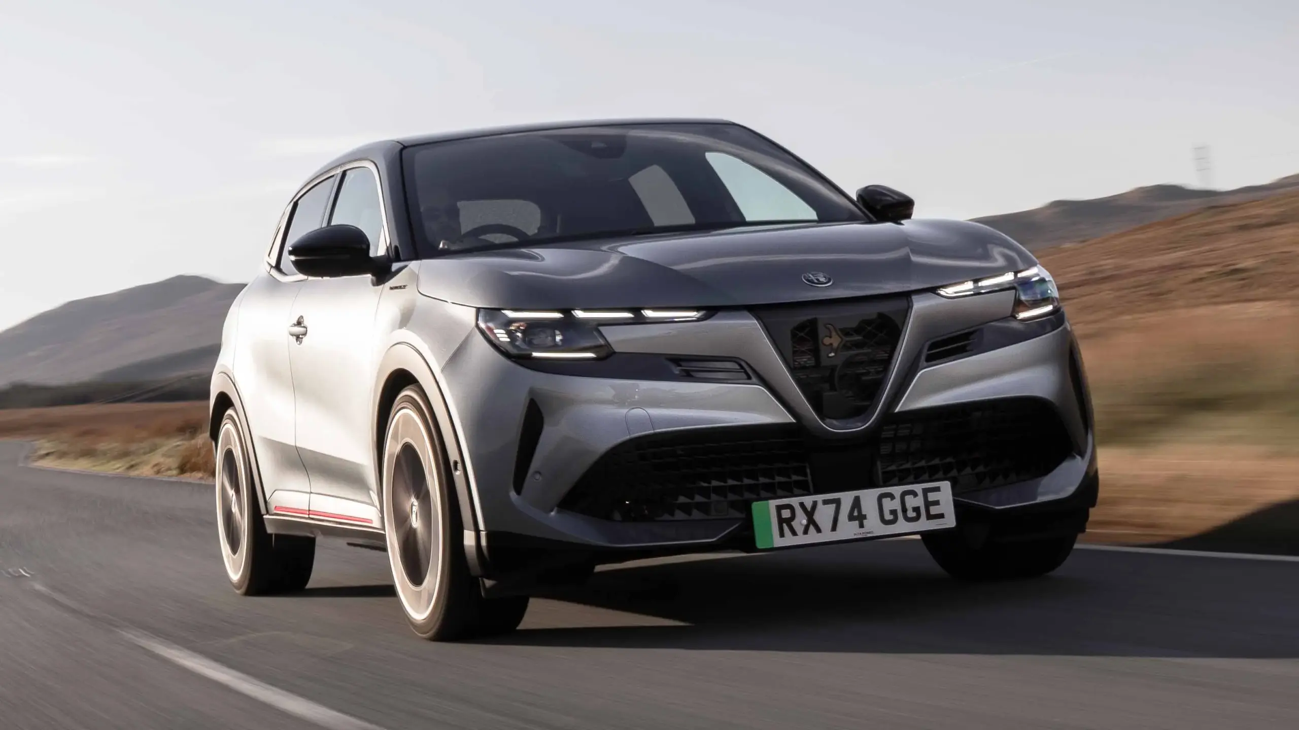 2025 Alfa Romeo Junior 01