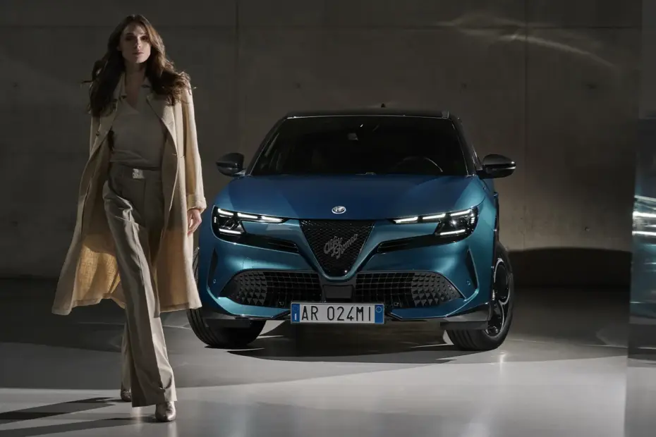 2025 Alfa Romeo Junior 31