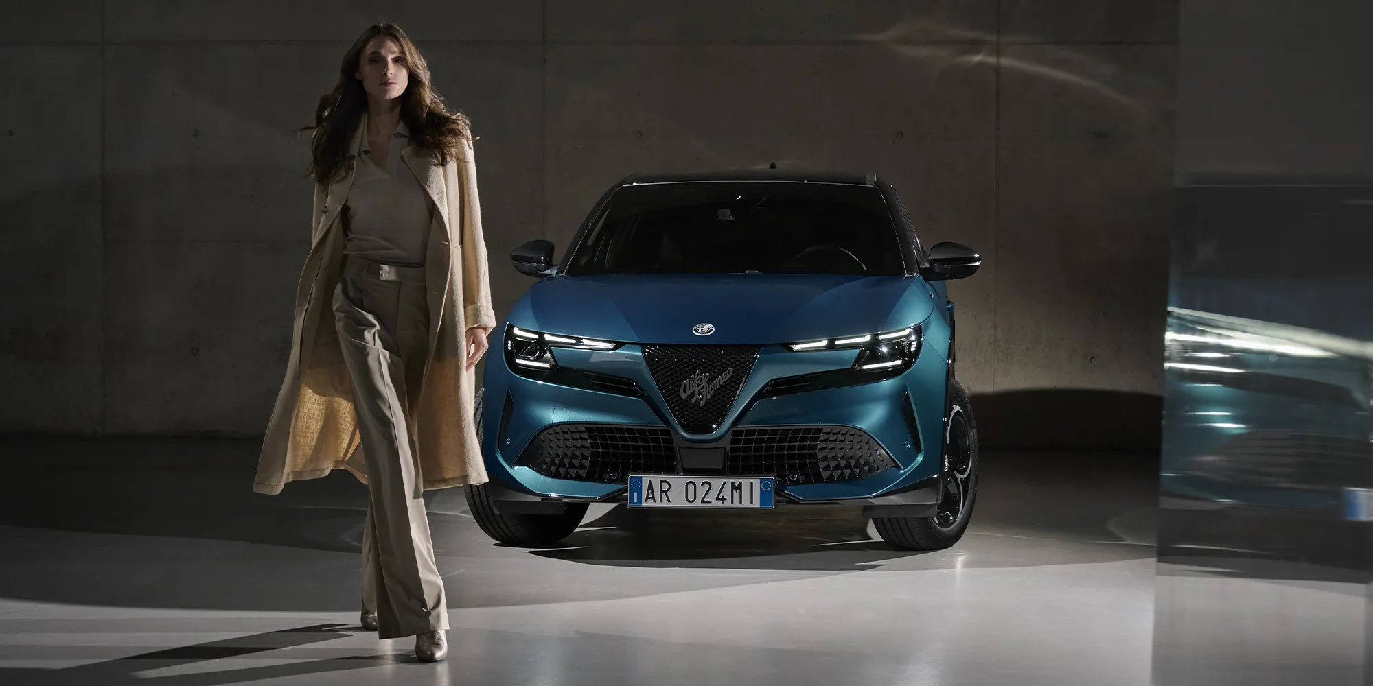 Preço do Alfa Romeo Junior 2025 é Justo? Ficha Técnica e Consumo Revelados