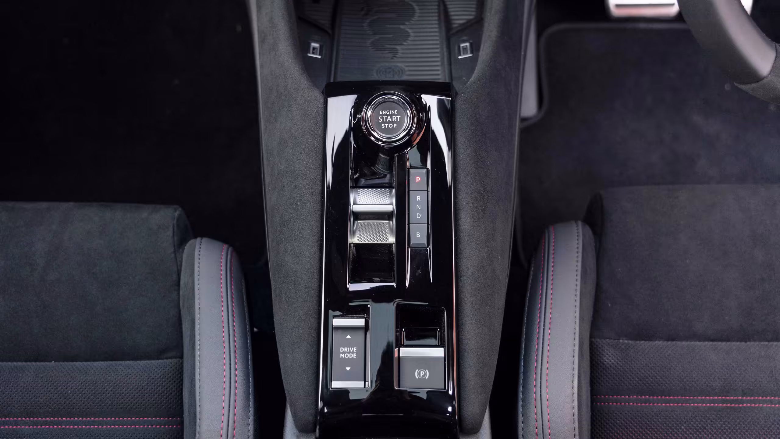 2025 Alfa Romeo Junior A04