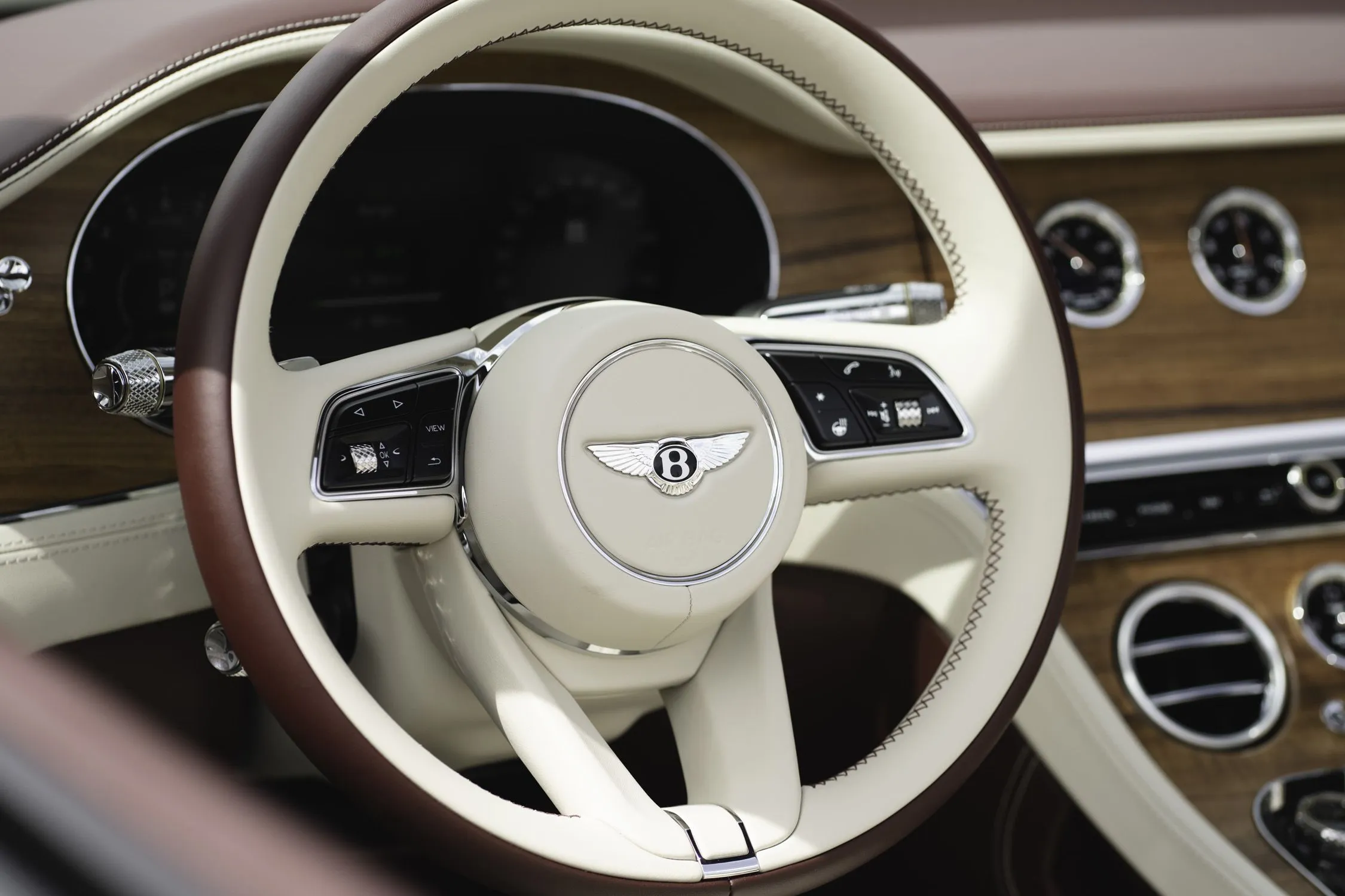 2025 Bentley Continental GT 41